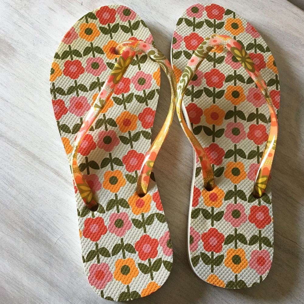 🔴VERA BRADLEY Flip flops size large